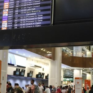 Aeroporto Santos Dumont é liberado para pousos e decolagens