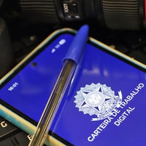 Desemprego cai para 5,3%, o menor para o trimestre terminado em julho