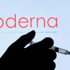 Moderna salta após resultado positivo de vacina contra melanoma em estudo