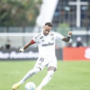 Neymar queria jogar contra Palmeiras, mas foi poupado pelo Santos; entenda