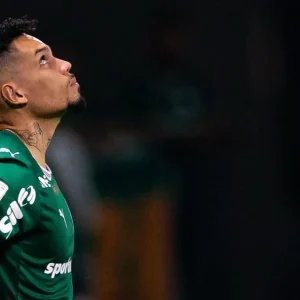 Paulinho sofre nova lesão e fica mais tempo afastado no Palmeiras