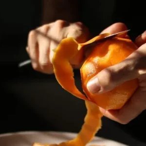 Casca de laranja e bicarbonato: a mistura vale a pena?