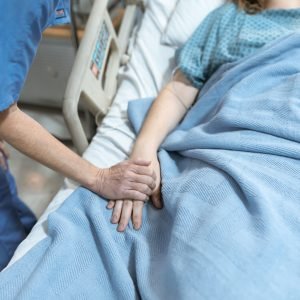 Maioria dos brasileiros rejeita eutanásia e suicídio assistido, mas se divide sobre interromper tratamentos, diz Datafolha