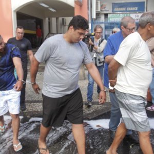 Terceiro envolvido em linchamento de ciclista se entrega à polícia no Rio