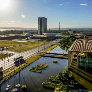 Brasil rebaixa relação com Argentina após novos insultos de Milei