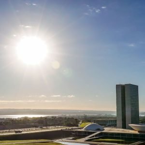 Congresso vota nesta semana fim da escala 6×1 e “taxa das blusinhas”
