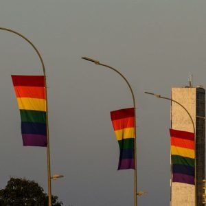 Candidaturas LGBT+ têm recorde em 2026 e se espalham por mais partidos
