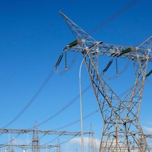 Consumidores poderão escolher fornecedores de energia a partir de 2027