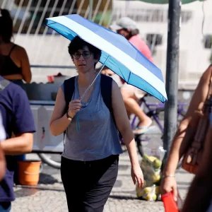 Salário mínimo deverá subir para R$ 1.741 em 2027