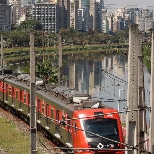 Greve de trens em SP causa congestionamento de mais de 2 mil km 