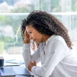 Estudo vê abismo entre empresas e funcionários na desconexão pós-expediente