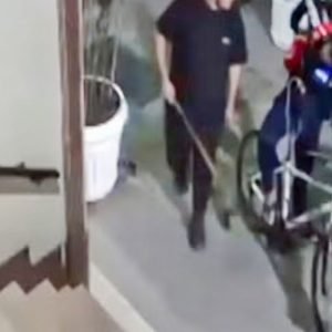 Seguranças de rua são presos por agredir ciclista até a morte no Rio