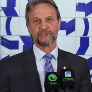 Líder do PT passa mal e Câmara suspende votações