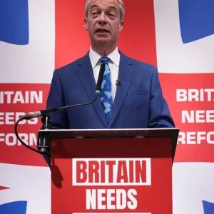 Nigel Farage recupera cadeira no parlamento do Reino Unido