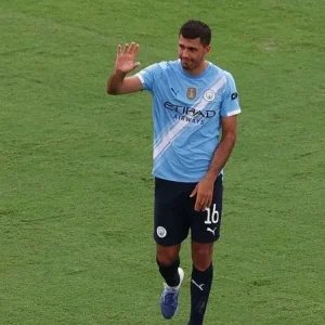 Manchester City recusa proposta do Barcelona por Rodri