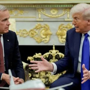 Após anúncio de Trump, Canadá confirma suspensão de tarifas de 50% dos EUA