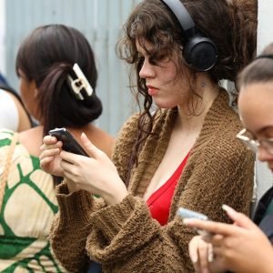 Desigualdades marcam formalização do trabalho entre jovens brasileiros