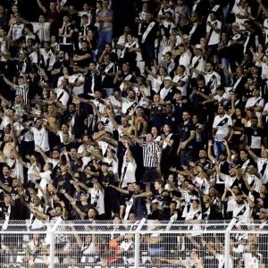 Greve na Ponte Preta força escalação de jogadores da base para evitar W.O.