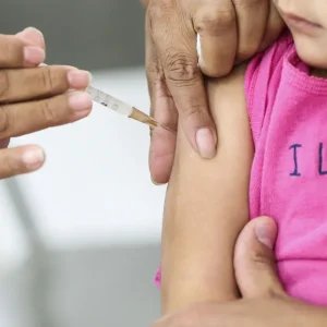 Entenda nova ordem de Trump que reformula vacinação infantil