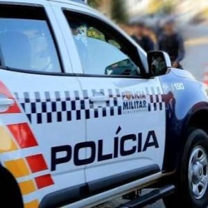 Jovem pula de carro em movimento para escapar de “salve” em Cuiabá