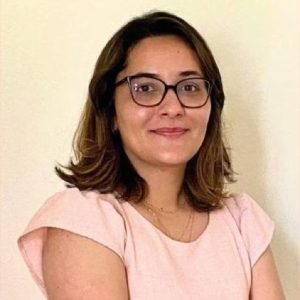Advogada é sepultada 11 meses após a morte em Cuiabá; mãe contesta investigação do caso