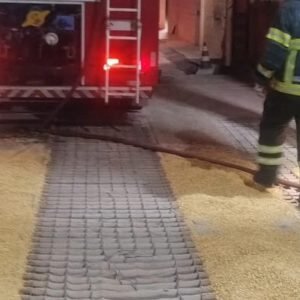 Incêndio atinge estrutura de armazenamento de grãos às margens da BR-163 em MT