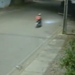 VÍDEO: jovem morre após bater moto contra carreta estacionada em MT