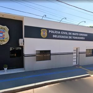 Mulher é presa escondida em galinheiro após esfaquear o marido em MT