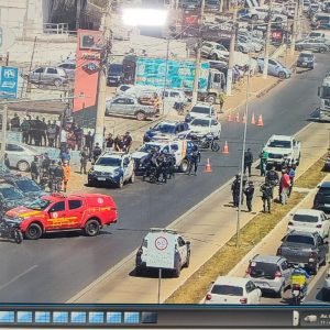 VÍDEO mostra tiroteio que terminou com empresário baleado e assaltante morto durante roubo a loja em MT
