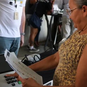 TRE-RJ distribui mais de 1 milhão de colas eleitorais para dia do voto