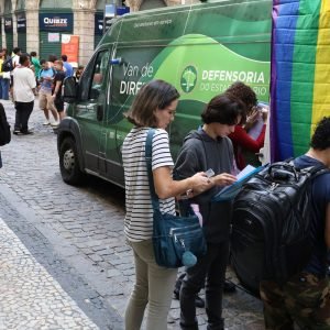 Transexuais e travestis fazem ato no RJ em defesa da democracia