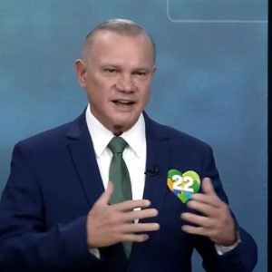 Wellington desafia Pivetta a abrir as contas e candidato foge da resposta