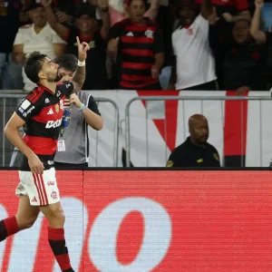 Rádio Nacional transmite Remo e Flamengo pelo Brasileirão hoje