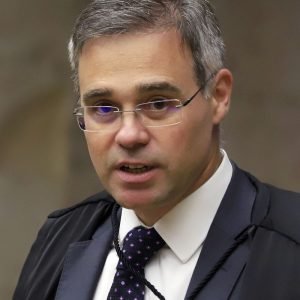 Mendonça homologa delação sobre financiamento do filme sobre Bolsonaro