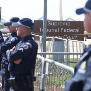 Dino cita descumprimento de normas e sugere julgamento conjunto dia 23