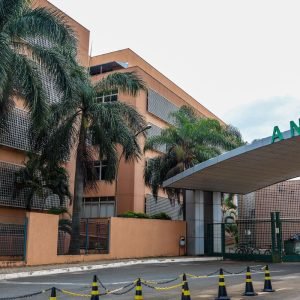 Anvisa manda apreender medicamento falsificado para câncer de mama