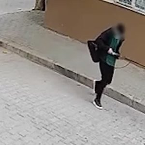Estudante abre fogo do lado de fora de escola na Turquia