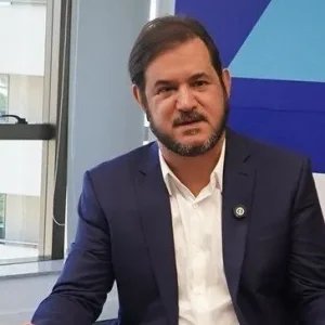TRE-RJ libera candidatura de Rueda por unanimidade
