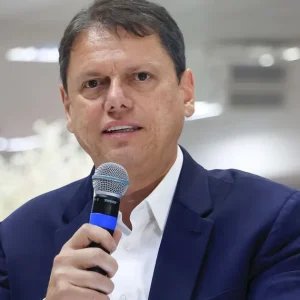 Real Time: 64% aprovam trabalho de Tarcísio; 33% desaprovam