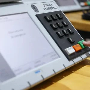 TSE aprova registros de seis candidatos à Presidência da República