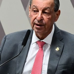 Relator da CCJ rejeita emendas da oposição que buscavam manter 6×1