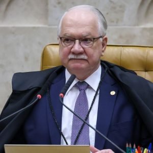 Fachin suspende decisões de Mendonça e Dino sobre diretor da PF