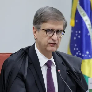 PGR pede acesso integral a dados de Vorcaro no STF