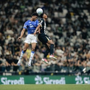 Atlético-MG vence o Cruzeiro de virada e avança às semifinais da Copa do Brasil