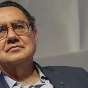 “Lei não pergunta cargo”, diz Cury após revelações Moraes-Vorcaro