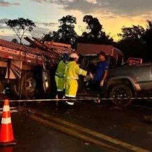 Filha de casal morto em acidente na BR-163 segue em estado gravíssimo; motorista da carreta deixa UTI