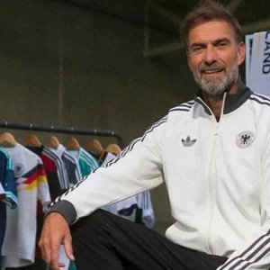 Klopp convoca 44 jogadores e divide Alemanha em dois times