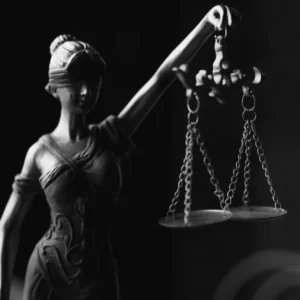 Júri condena quatro réus por execução ligada a facção