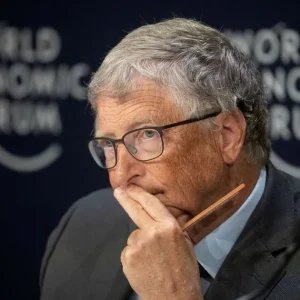 Bill Gates defende “proteção” contra IA e diz que autorregulação não basta
