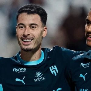 Em estreia pelo Al-Hilal, Martinelli brilha com hat-trick sobre Al-Taawoun